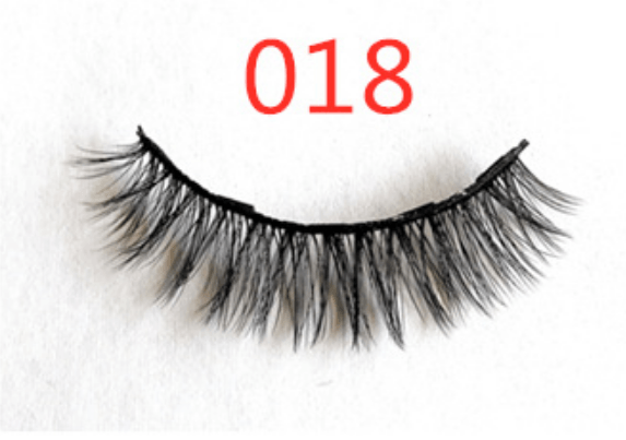 A Pair Of False Eyelashes With Magnets In Fashion Rswank